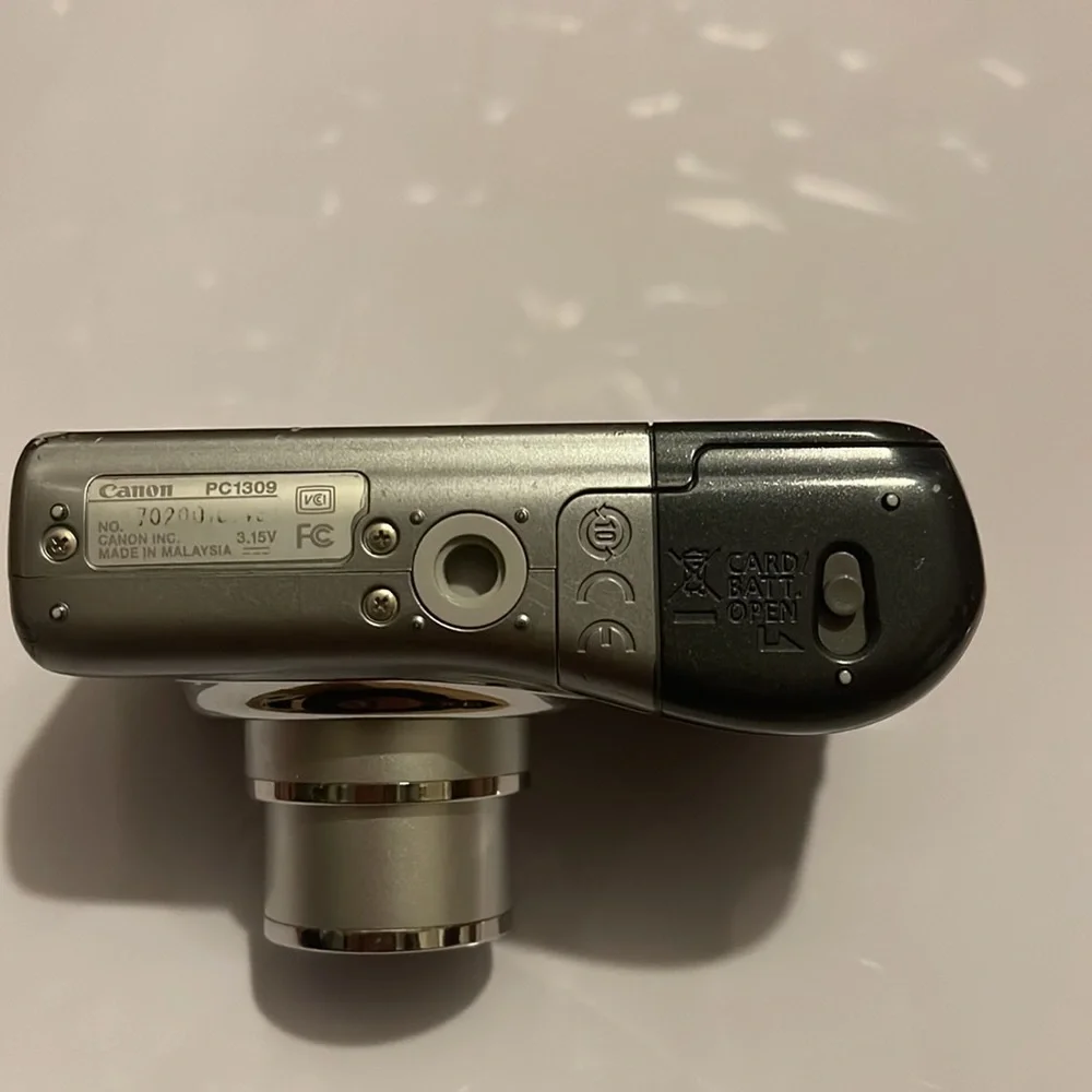 Canon Powershot digital camera A1000IS